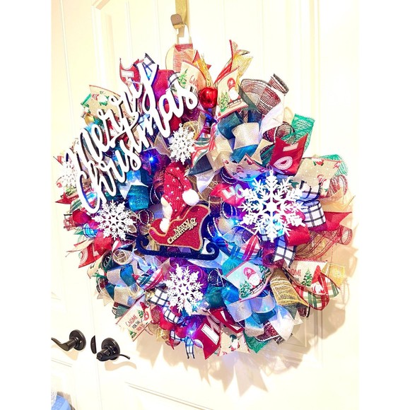 Handmade Christmas Gnome in Sleigh Holiday Ribbon Door Wreath 26 ins LED XLW3 - Picture 2 of 12